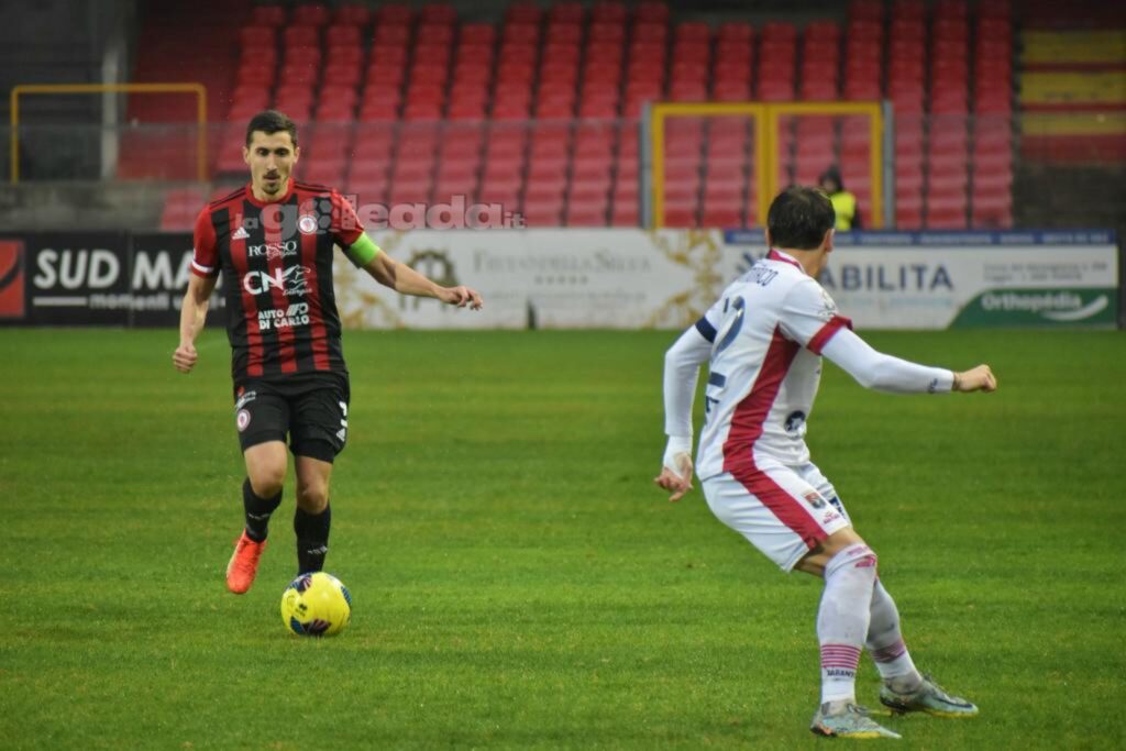 Immagine in evidenza: uno scatto di Foggia-Taranto (Serie C - girone C 2023/24) - crediti: foto di Luigia Spinelli (RIPRODUZIONE VIETATA)