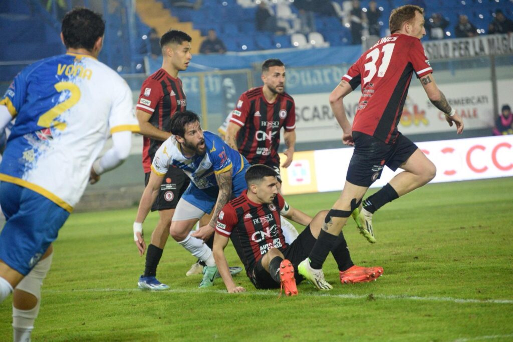 Immagine in evidenza: uno scatto di Brindisi-Foggia (Serie C - girone C 2023/24) - crediti: foto di Federico Antonellis/Calcio Foggia 1920