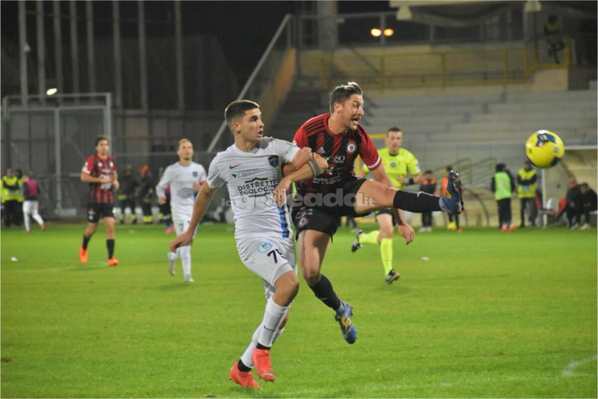 Foggia, tra 5 giorni c'è il Latina per blindare i playoff - Immagine in evidenza: uno scatto di Foggia-Latina (Serie C - girone C 2023/24) - crediti: foto di Luigia Spinelli (RIPRODUZIONE VIETATA)