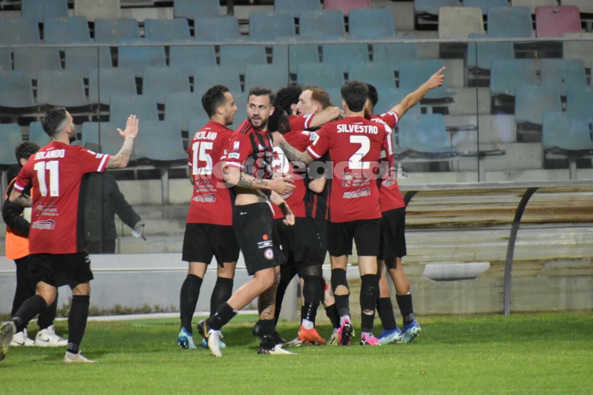 Incontra i calciatori del Foggia: ecco dove e quando - Immagine in evidenza: uno scatto di Foggia-Picerno (Serie C - girone C 2023/24) - crediti: foto di Luigia Spinelli (RIPRODUZIONE VIETATA)