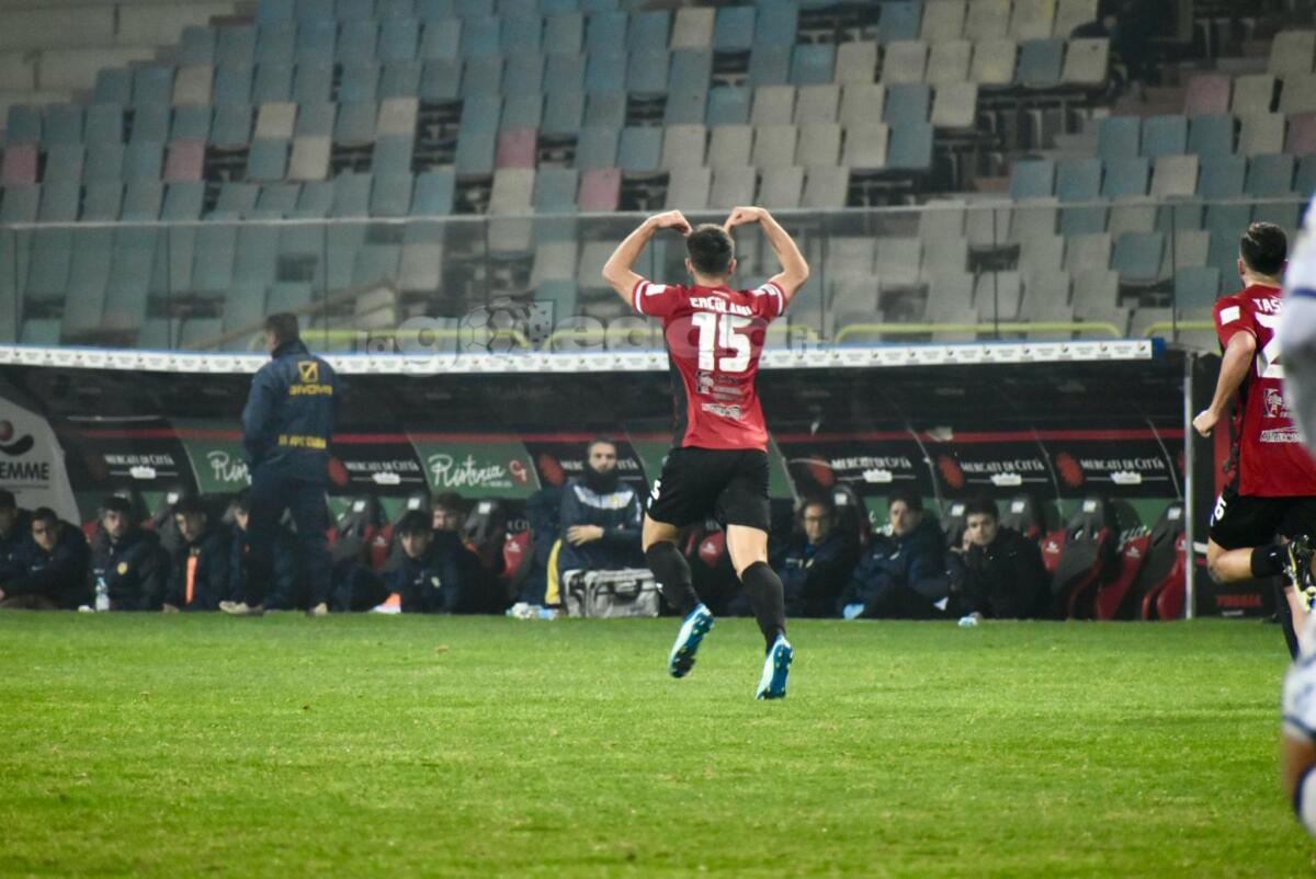 Ribalta la partita e poi si laurea: la folle notte di Ercolani - Immagine in evidenza: uno scatto di Foggia-Juve Stabia (Serie C - girone C 2023/24) - crediti: foto di Luigia Spinelli (RIPRODUZIONE VIETATA)
