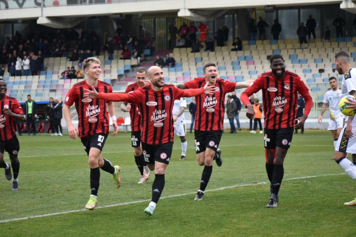 I precedenti di Foggia-Juve Stabia: il bilancio sorride a... - Immagine in evidenza: uno scatto di Foggia-Juve Stabia (Serie C - girone C 22/23) - crediti: foto di Luigia Spinelli (RIPRODUZIONE RISERVATA)