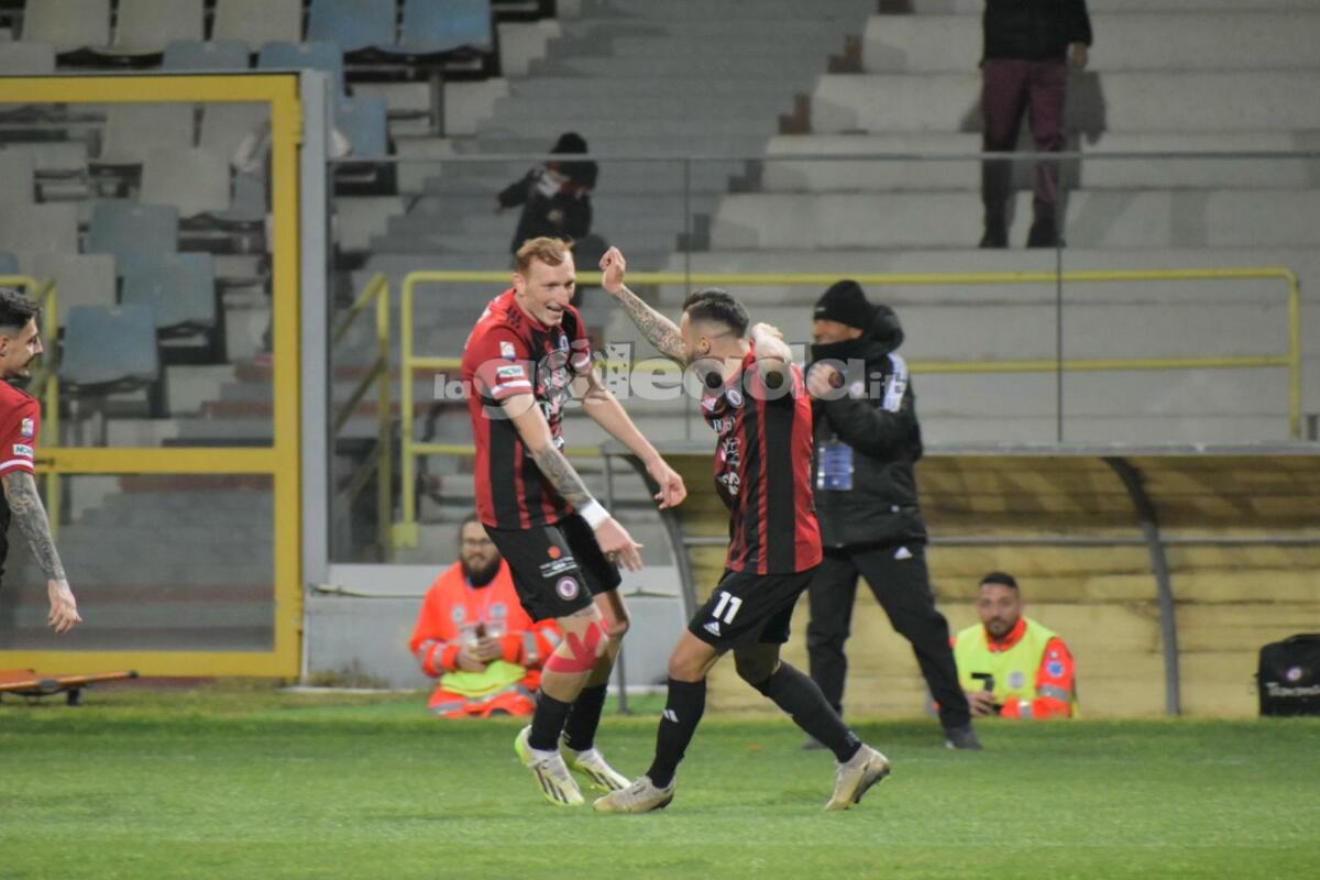 Il Foggia suona due volte: Picerno KO allo Zaccheria - Immagine in evidenza: uno scatto di Foggia-Picerno (Serie C - girone C 2023/24) - crediti: foto di Luigia Spinelli (RIPRODUZIONE VIETATA)