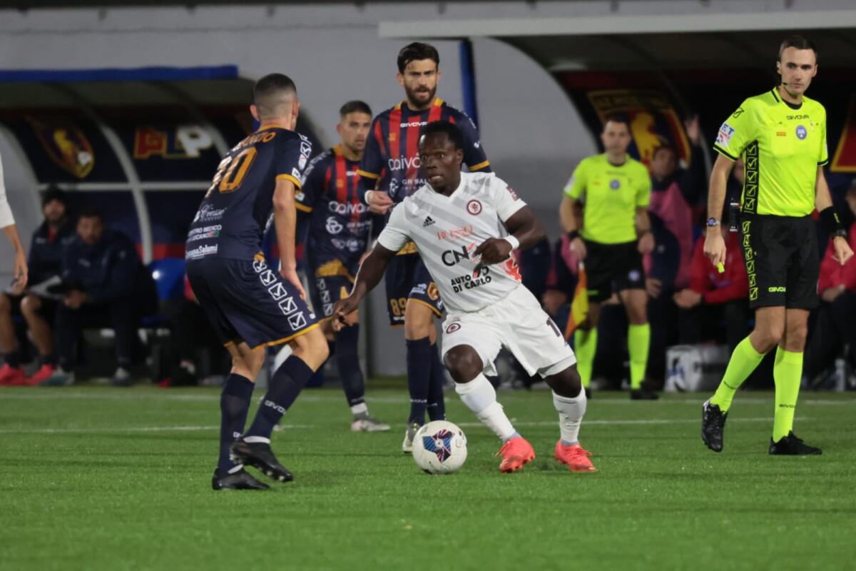 Foggia-Picerno, probabili formazioni e dove vederla - Immagine in evidenza: uno scatto di Picerno-Foggia (Serie C - girone C 23/24) - crediti: foto di Federico Antonellis/Calcio Foggia 1920