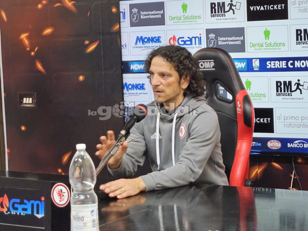 Immagine in evidenza: mister Mirko Cudini - crediti: foto di Mario Mescia/lagoleada.it (RIPRODUZIONE VIETATA)