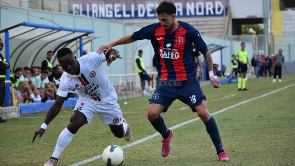 Immagine in evidenza: uno scatto di Taranto-Foggia (Serie C - girone C 2022/23) - crediti: foto di Luigia Spinelli (RIPRODUZIONE VIETATA)