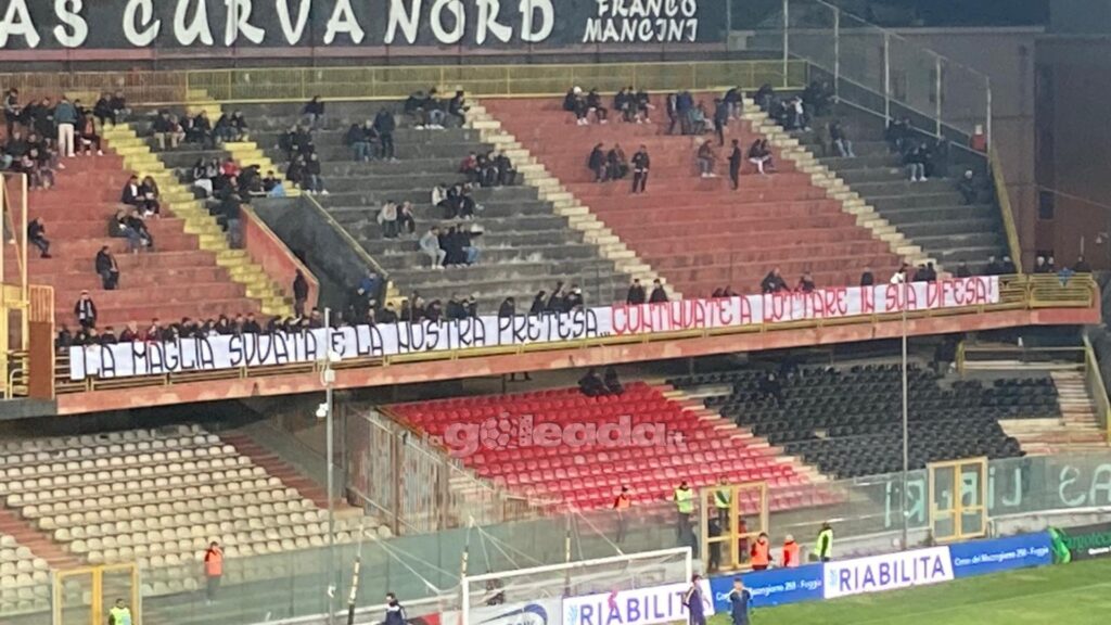 Immagine in evidenza: uno scatto di Foggia-Juve Stabia (Serie C - girone C 2023/24) - crediti: foto di Antonio Piazzolla/lagoleada.it (RIPRODUZIONE VIETATA)