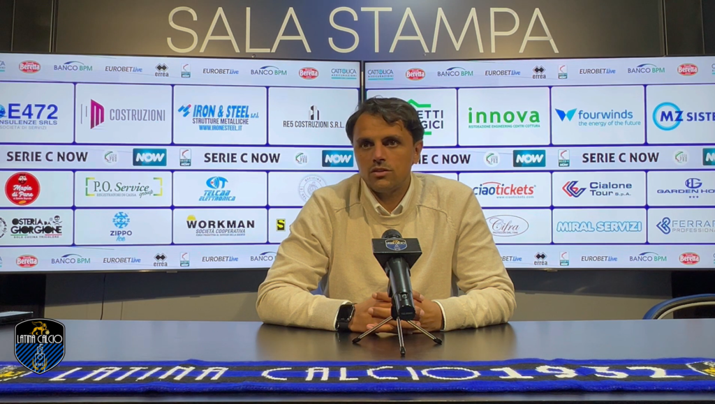 Immagine in evidenza: il D.S. del Latina, Matteo Patti - crediti foto: canale ufficiale YouTube Latina Calcio 1932 Tv (frame da video)