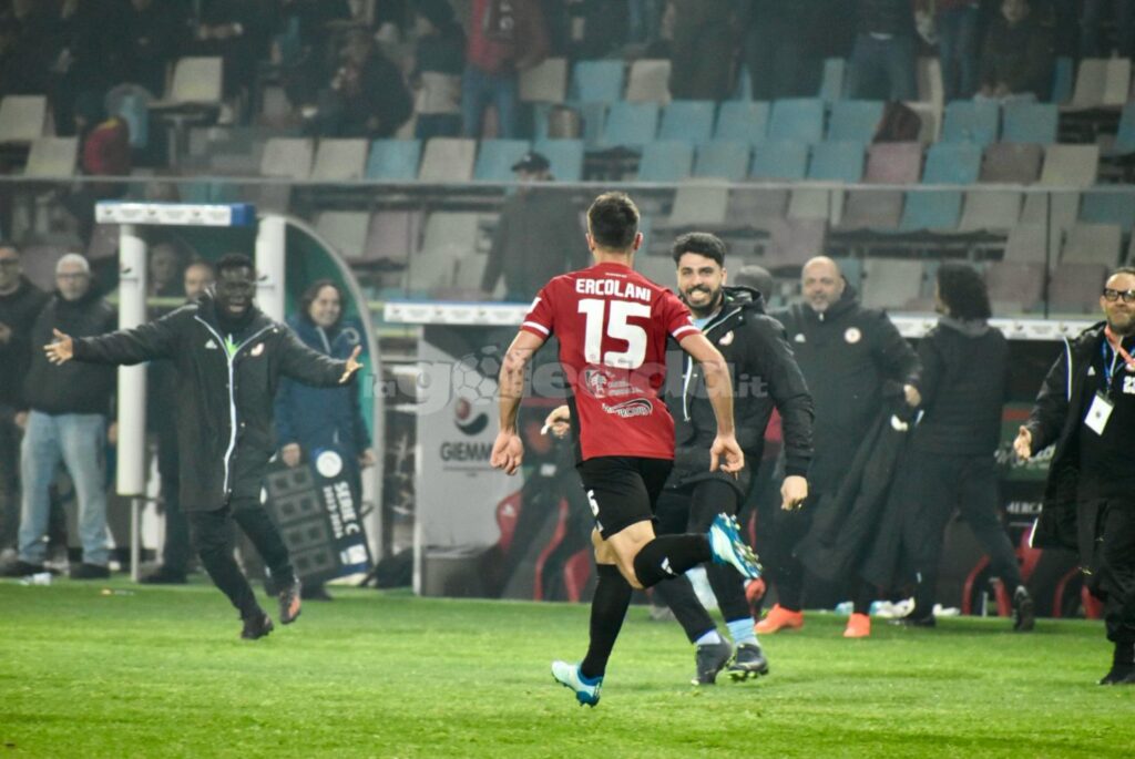 Immagine in evidenza: uno scatto di Foggia-Juve Stabia (Serie C - girone C 2023/24) - crediti: foto di Luigia Spinelli (RIPRODUZIONE VIETATA)