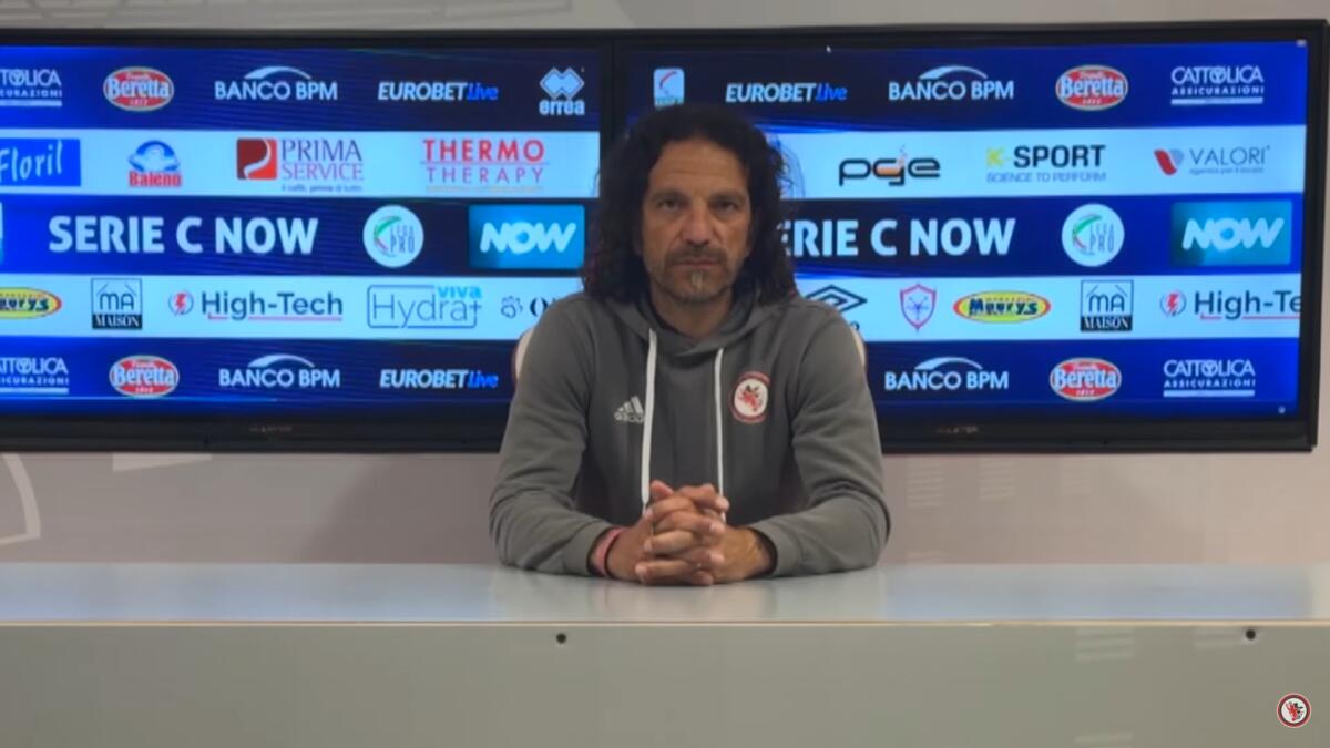 Foggia, Cudini: "Complimenti ai ragazzi. La nostra rincorsa..." - Immagine in evidenza: mister Mirko Cudini - crediti foto: canale ufficiale YouTube Calcio Foggia 1920 (frame da video)