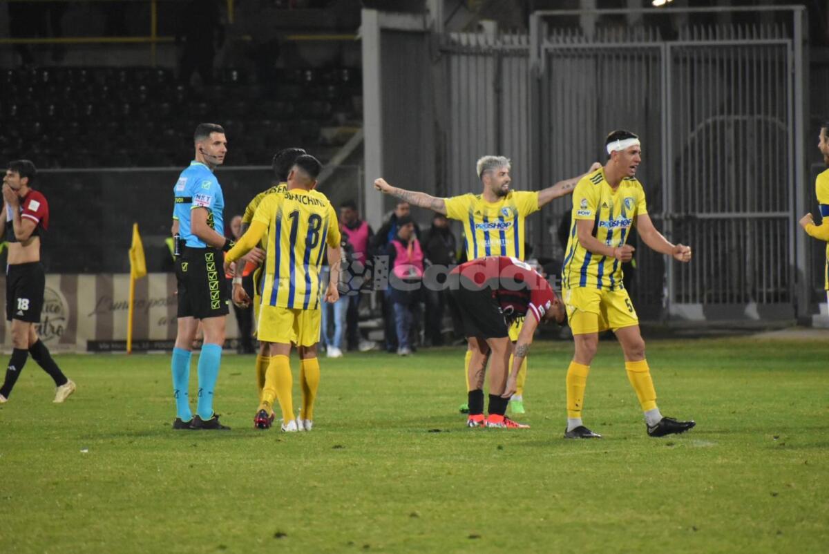 Le pagelle di Foggia-Cerignola, chi è stato il migliore in campo? - Immagine in evidenza: uno scatto di Foggia-Audace Cerignola (Serie C - girone C 2023/24) - crediti: foto di Luigia Spinelli (RIPRODUZIONE VIETATA)