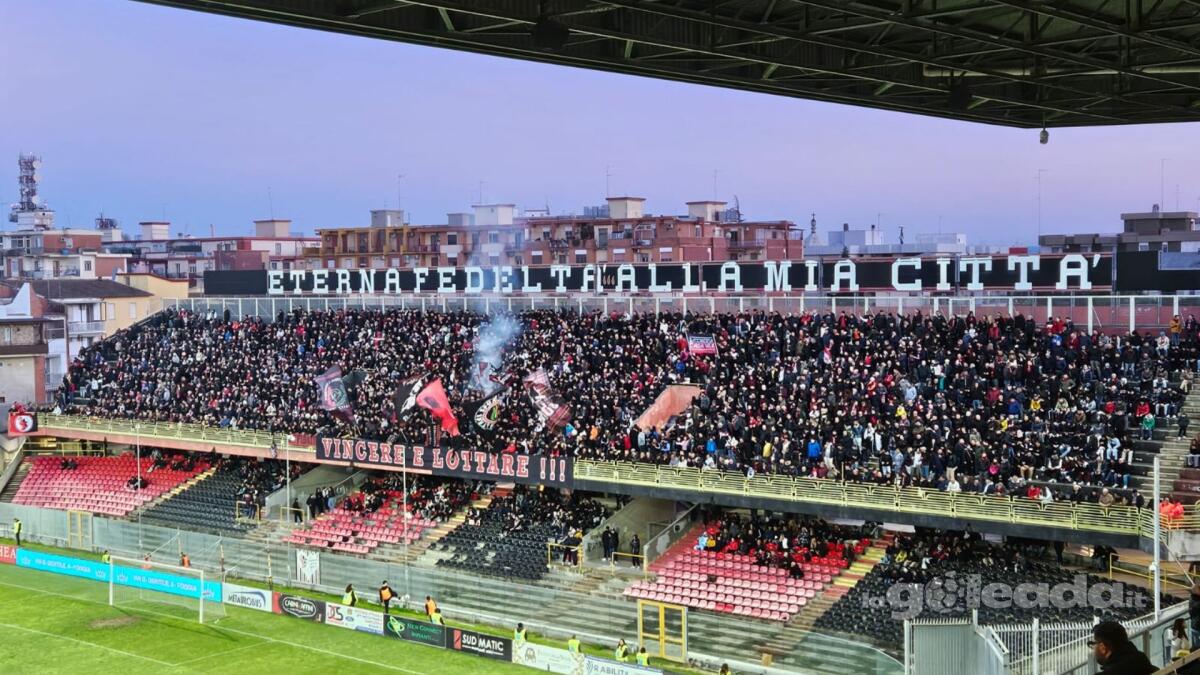 Foggia, novità societarie all’orizzonte? Intanto oggi… - Immagine in evidenza: uno scatto di Foggia-Audace Cerignola (Serie C - girone C 2023/24) - crediti: foto di Mario Mescia/lagoleada.it (RIPRODUZIONE VIETATA)