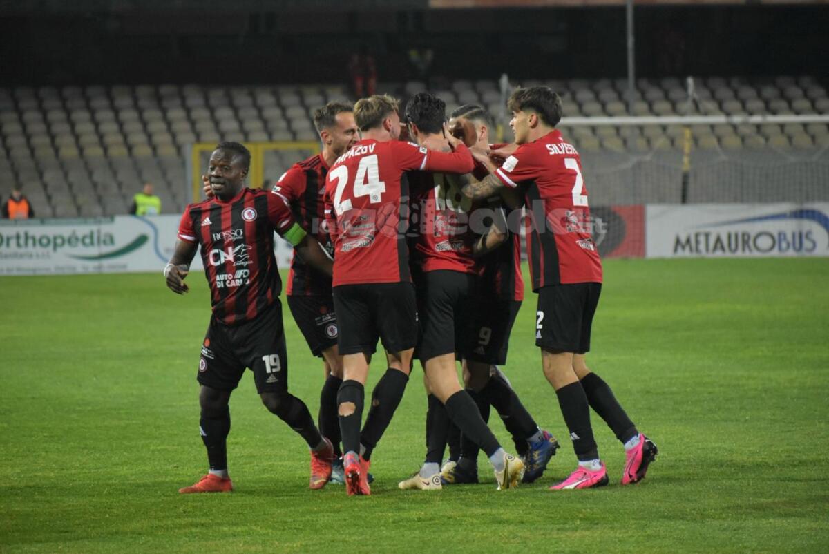 Foggia-Cerignola, un derby che vale la 'carta playoff' - Immagine in evidenza: uno scatto di Foggia-Juve Stabia (Serie C - girone C 2023/24) - crediti: foto di Luigia Spinelli (RIPRODUZIONE VIETATA)