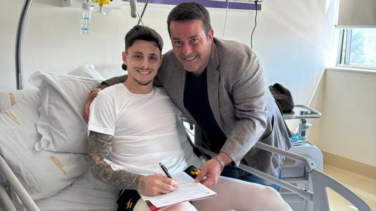Foggia, UFFICIALE: Millico rinnova - Immagine in evidenza: Vincenzo Millico ed il presidente del Calcio Foggia 1920, Nicola Canonico - crediti foto: pagina ufficiale Facebook Calcio Foggia 1920