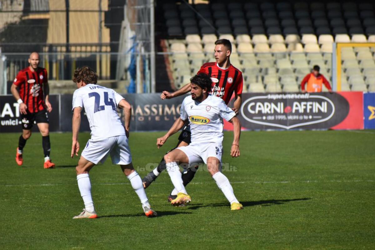 I precedenti di Monterosi-Foggia: il bilancio sorride a... - Immagine in evidenza: uno scatto di Foggia-Monterosi (Serie C - girone C 22/23) - crediti: foto di Luigia Spinelli (RIPRODUZIONE RISERVATA)