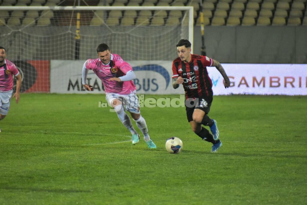 Immagine in evidenza: uno scatto di Foggia-Picerno (Serie C - girone C 2023/24) - crediti: foto di Luigia Spinelli (RIPRODUZIONE VIETATA)