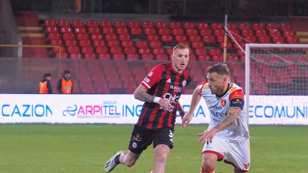 Immagine in evidenza: uno scatto di Foggia-Potenza (Serie C - girone C 2023/24) - crediti: foto di Monica Carbosiero