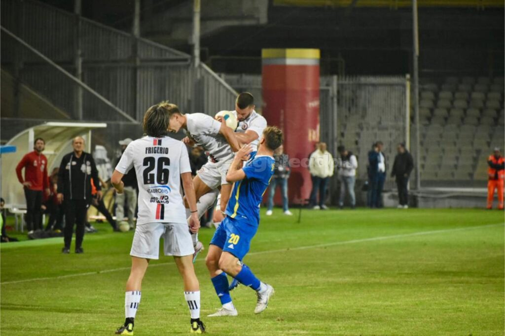 Immagine in evidenza: uno scatto di Foggia-Audace Cerignola (playoff Serie C 22/23) - crediti: foto di Luigia Spinelli (RIPRODUZIONE VIETATA)