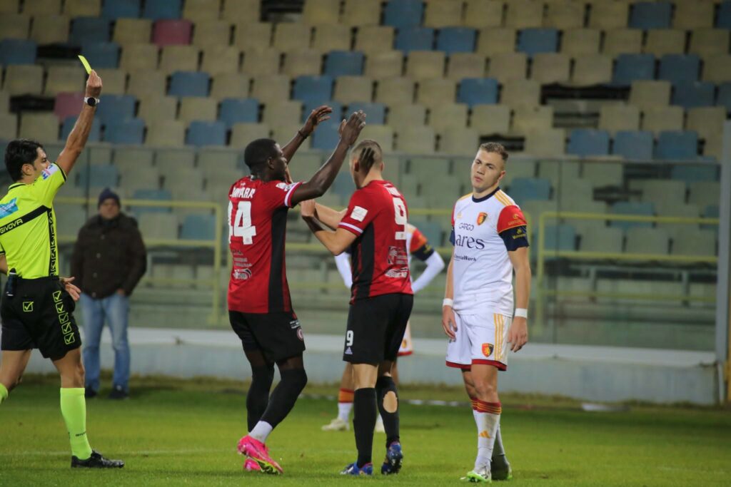 Immagine in evidenza: uno scatto di Foggia-Potenza (Serie C - girone C 2023/24) - crediti: foto di Monica Carbosiero