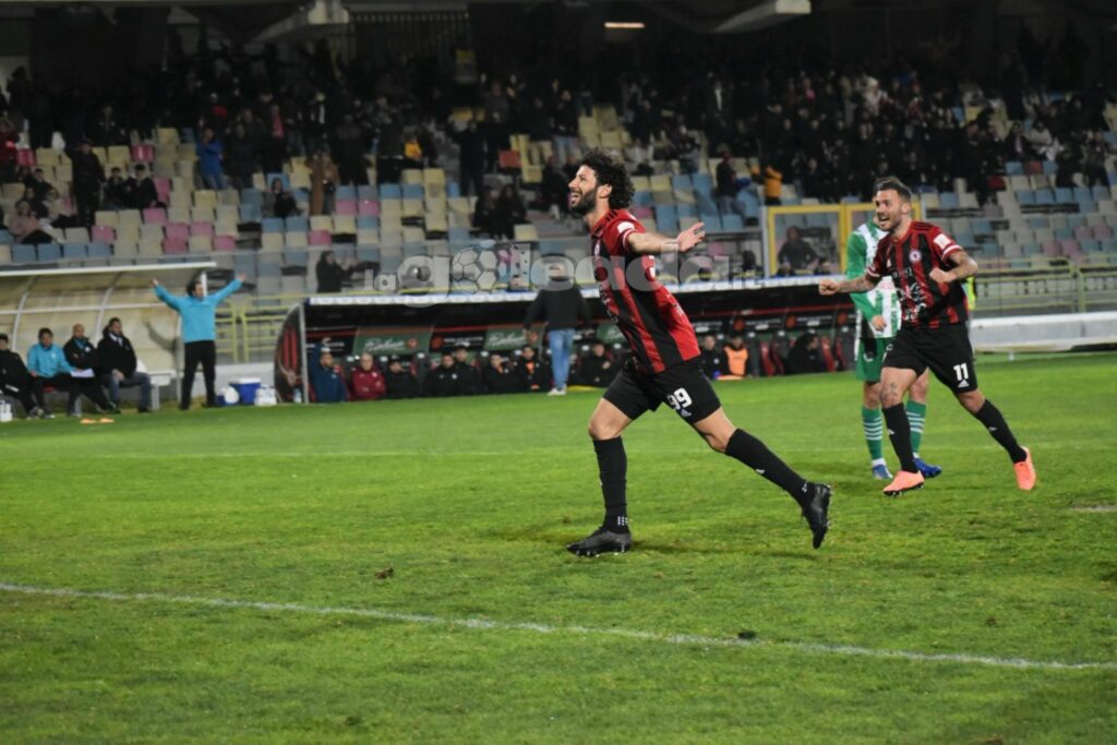 Santaniello esulta dopo la rete del 2-1 in Foggia-Monopoli, foto di Luigia Spinelli per lagoleada.it - RIPRODUZIONE VIETATA