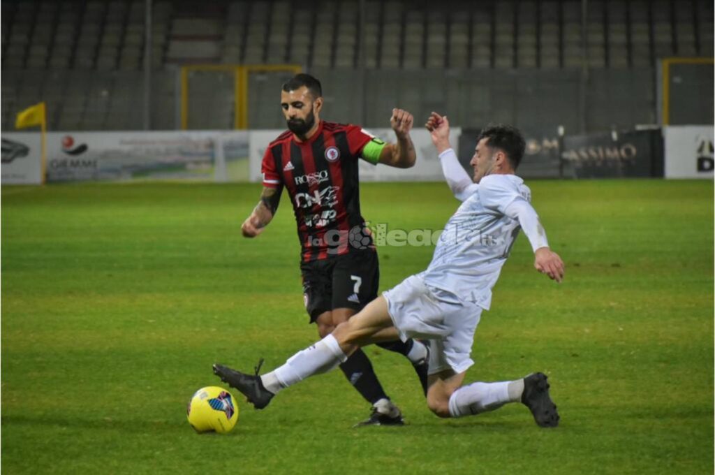 Immagine in evidenza: uno scatto di Foggia-Monterosi (Serie C - girone C 2023/24) - crediti: foto di Luigia Spinelli (RIPRODUZIONE VIETATA)