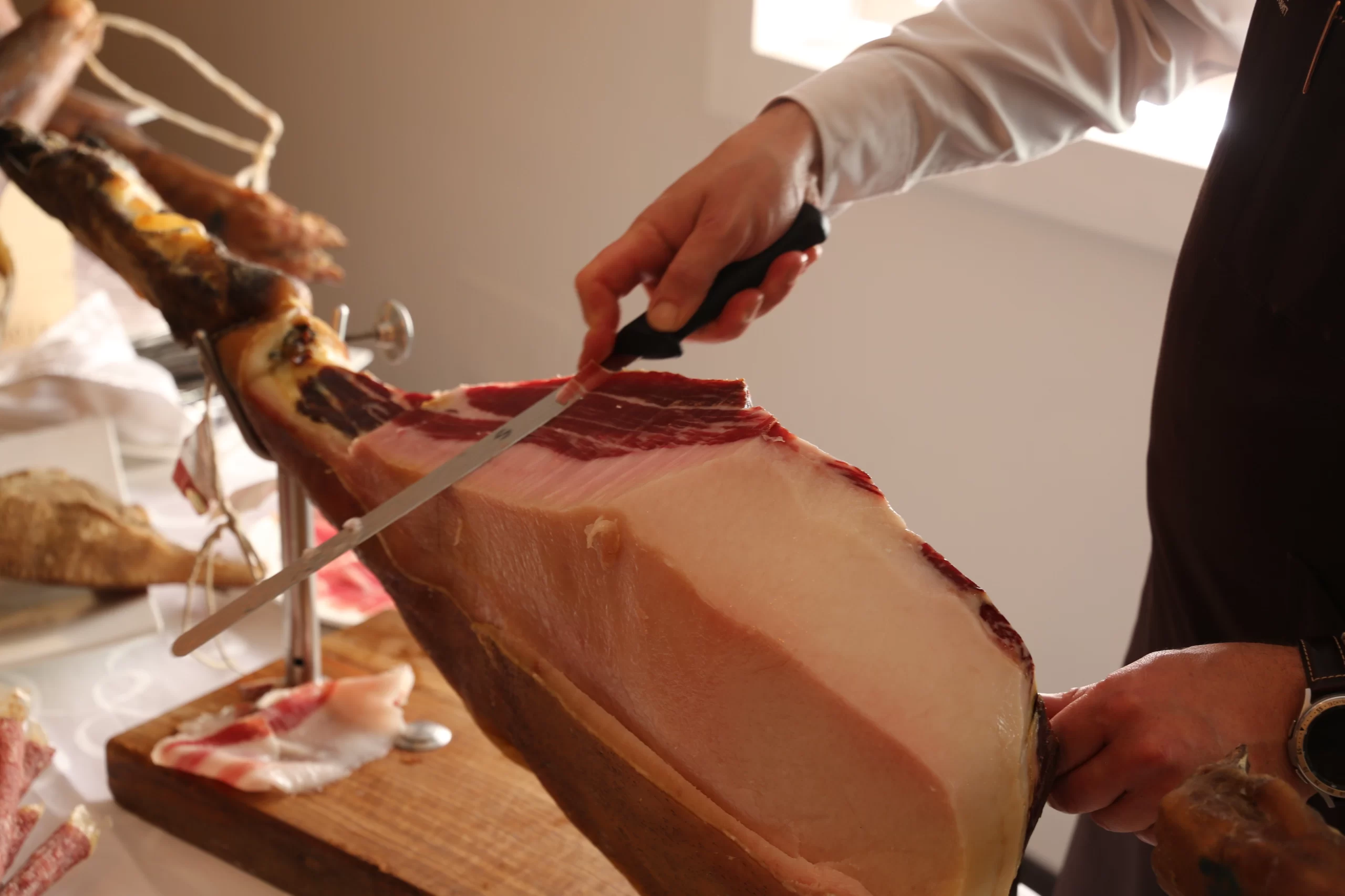 L’incontro tra Eccellenze: Lo Chalet Royal celebra i vini dell’Ornellaia (FOTOGALLERY – VIDEO)