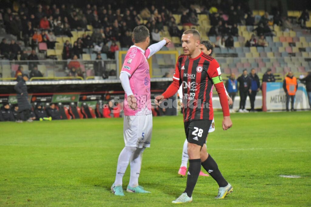 Immagine in evidenza: uno scatto di Foggia-Picerno (Serie C - girone C 2023/24) - crediti: foto di Luigia Spinelli (RIPRODUZIONE VIETATA)