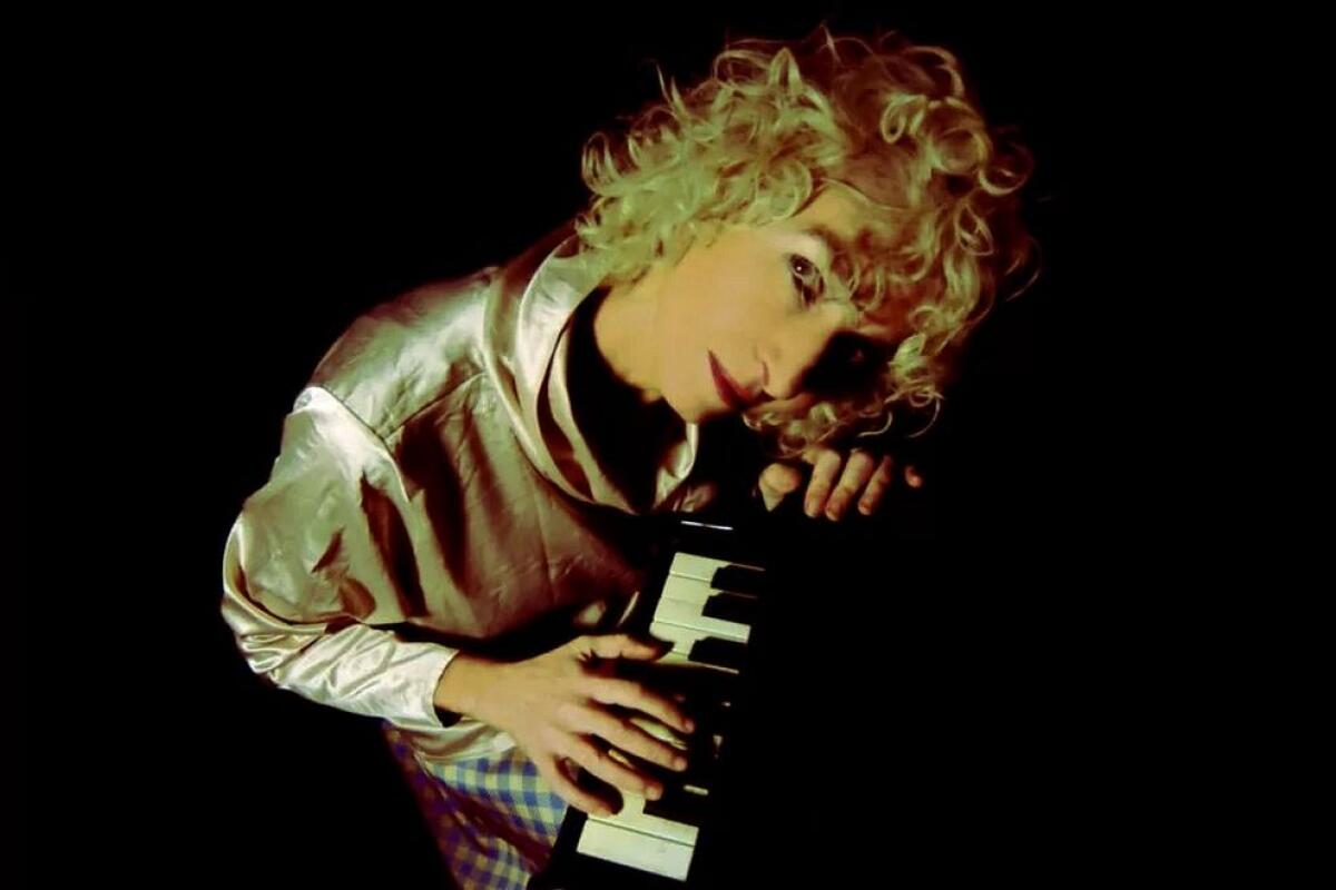 ULTRAMINIMAL. Così Alessandra Celletti festeggia Satie - ULTRAMINIMAL. Così Alessandra Celletti festeggia Satie