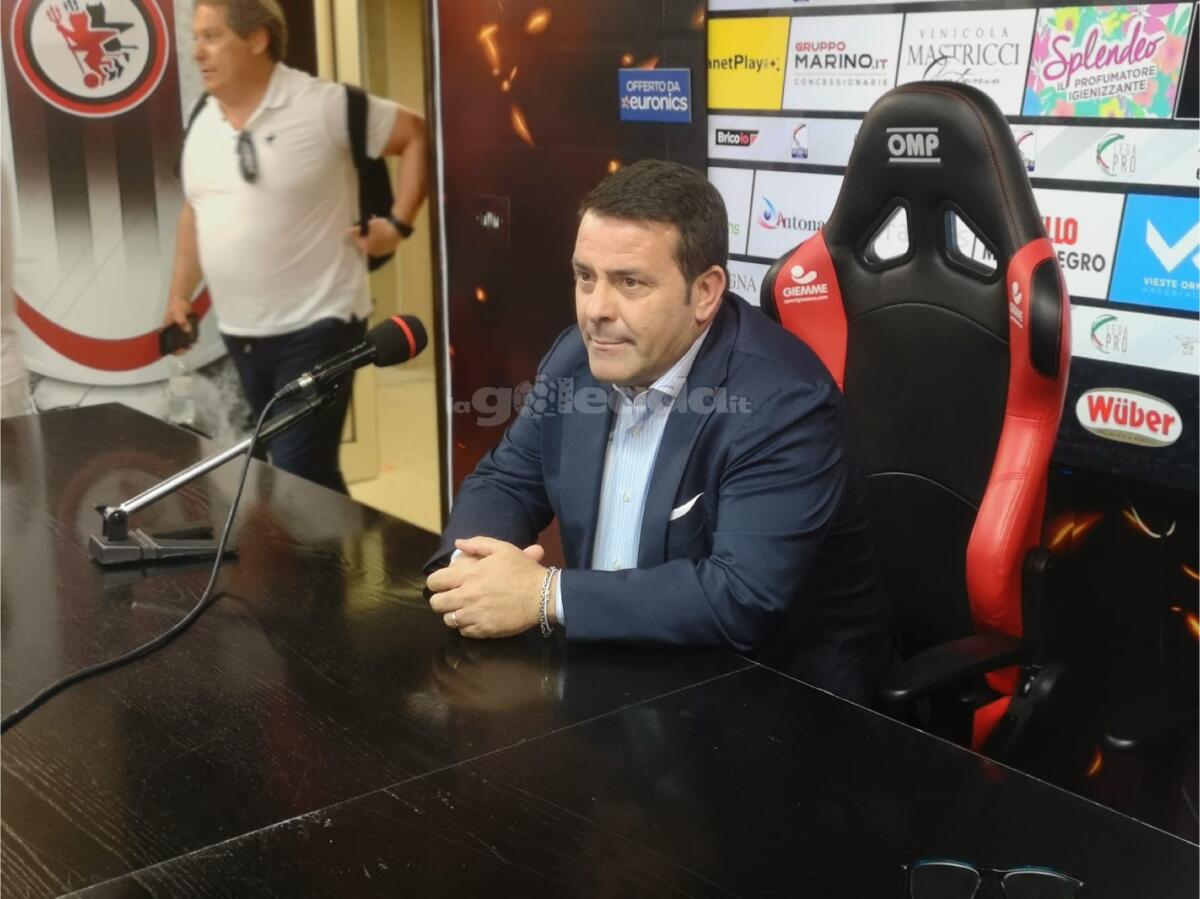 Foggia, né voci, né risposte ufficiali ma niente stravolgimenti - Immagine in evidenza: il presidente del Calcio Foggia 1920, Nicola Canonico - crediti: foto di Mario Mescia/lagoleada.it (RIPRODUZIONE RISERVATA)