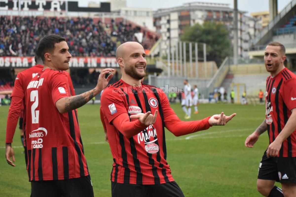 Playoff, Vicenza in finale con gran gol dell’ex Foggia Costa: il video - Filippo Costa, foto di Luigia Spinelli per lagoleada.it - Riproduzione Vietata