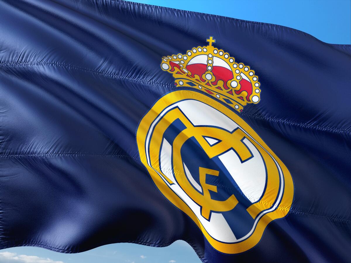 Real Madrid campione d'Europa: coppa alzata al cielo per la 15^ volta - Immagine in evidenza: Real Madrid - crediti: foto di jorono da Pixabay