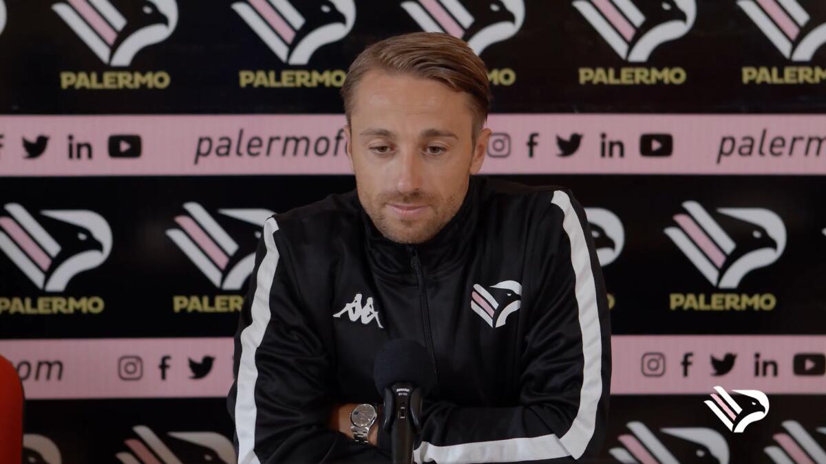 Ex Foggia, Floriano lascia il calcio: "Grazie a tutti" - Immagine in evidenza: Roberto Floriano - crediti foto: canale ufficiale YouTube Palermo F.C. (frame da video)