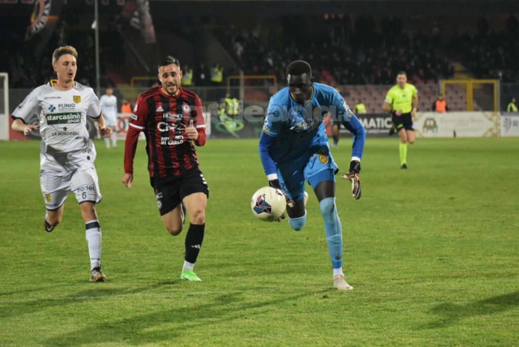 Immagine in evidenza: uno scatto di Foggia-Juve Stabia (Serie C - girone C 2023/24) - crediti: foto di Luigia Spinelli (RIPRODUZIONE VIETATA)