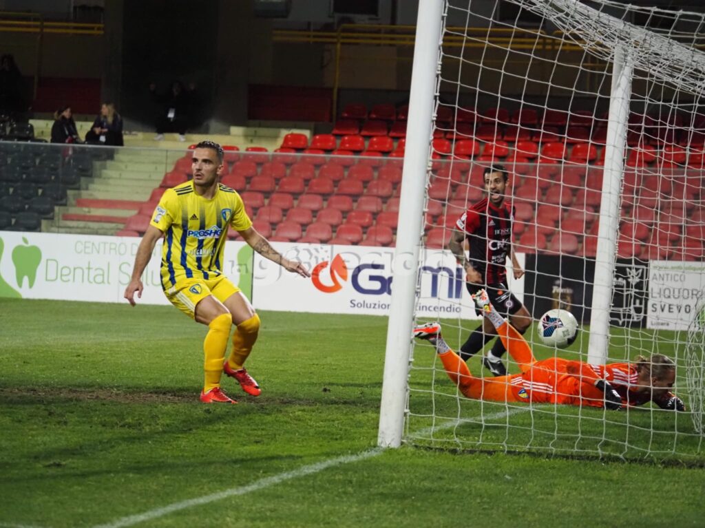 Immagine in evidenza: uno scatto di Foggia-Audace Cerignola (Serie C - girone C 2023/24) - crediti: foto di Monica Carbosiero (RIPRODUZIONE VIETATA)