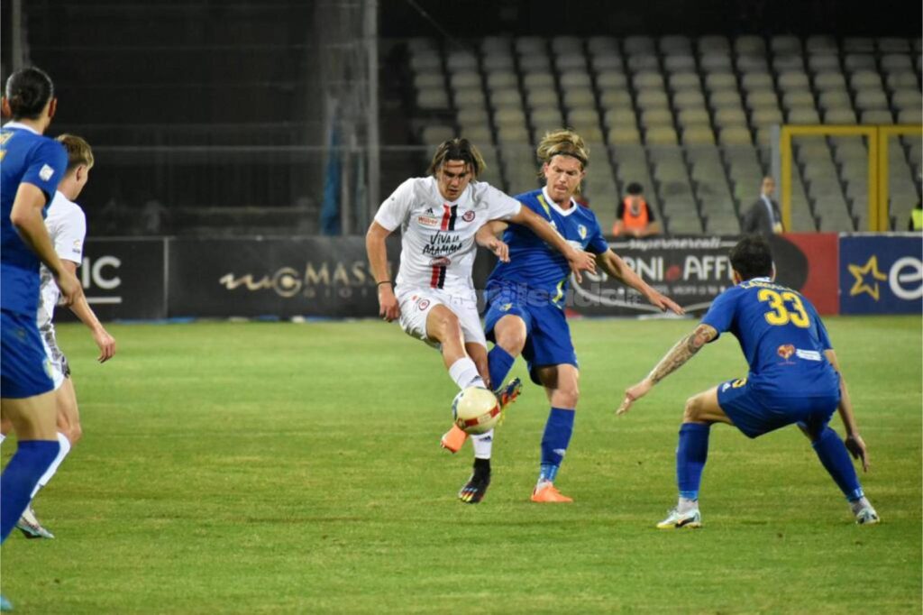 Immagine in evidenza: uno scatto di Foggia-Audace Cerignola (playoff Serie C 22/23) - crediti: foto di Luigia Spinelli (RIPRODUZIONE VIETATA)