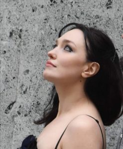 Intervista all’attrice Angélique Cavallari, tra cinema, musica e poesia