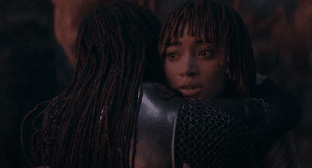 L'abbraccio tra Mae e Osha