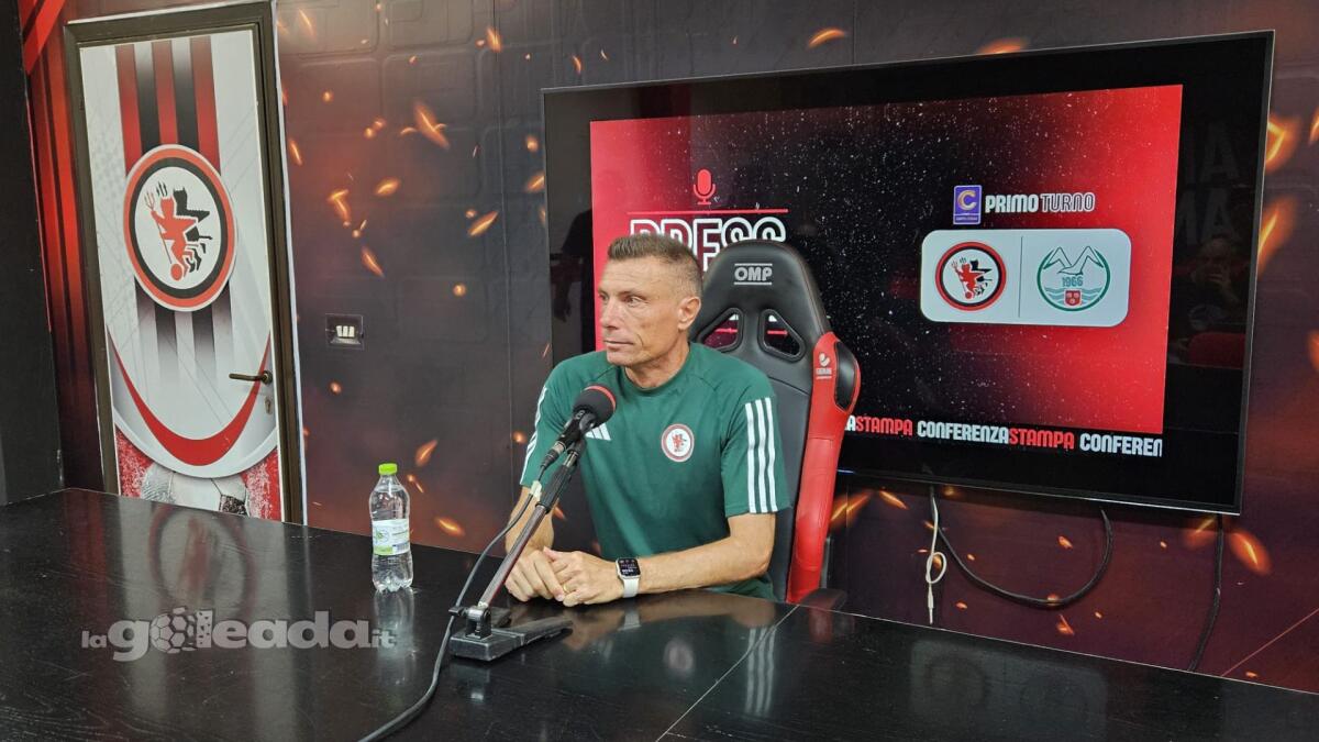 Foggia, Brambilla: "Condizione da migliorare. La squadra ci ha creduto" - Immagine in evidenza: mister Massimo Brambilla - crediti: foto di Mario Mescia/lagoleada.it (RIPRODUZIONE VIETATA)