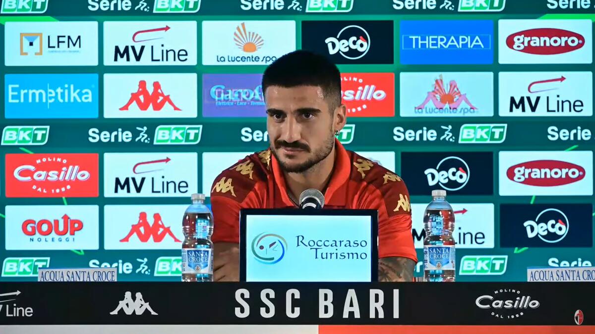 Foggia, per la mediana Acampora è semplice suggestione - Immagine in evidenza: Gennaro Acampora - crediti foto: canale ufficiale YouTube Bari Calcio (frame da video)