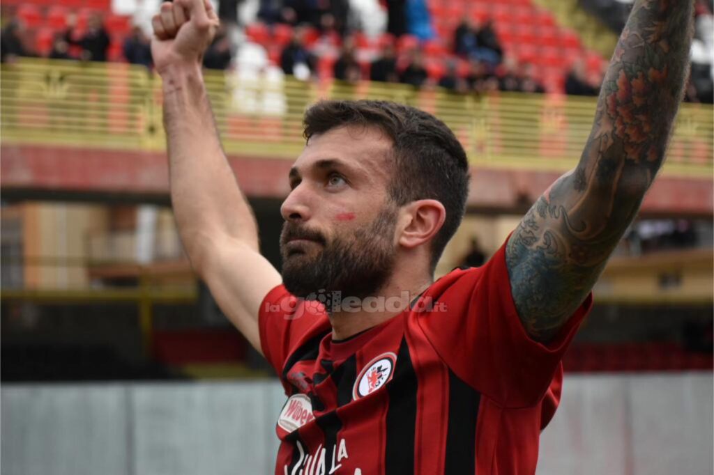 Immagine in evidenza: uno scatto di Foggia-Juve Stabia (Serie C - girone C 22/23) - crediti: foto di Luigia Spinelli (RIPRODUZIONE RISERVATA)