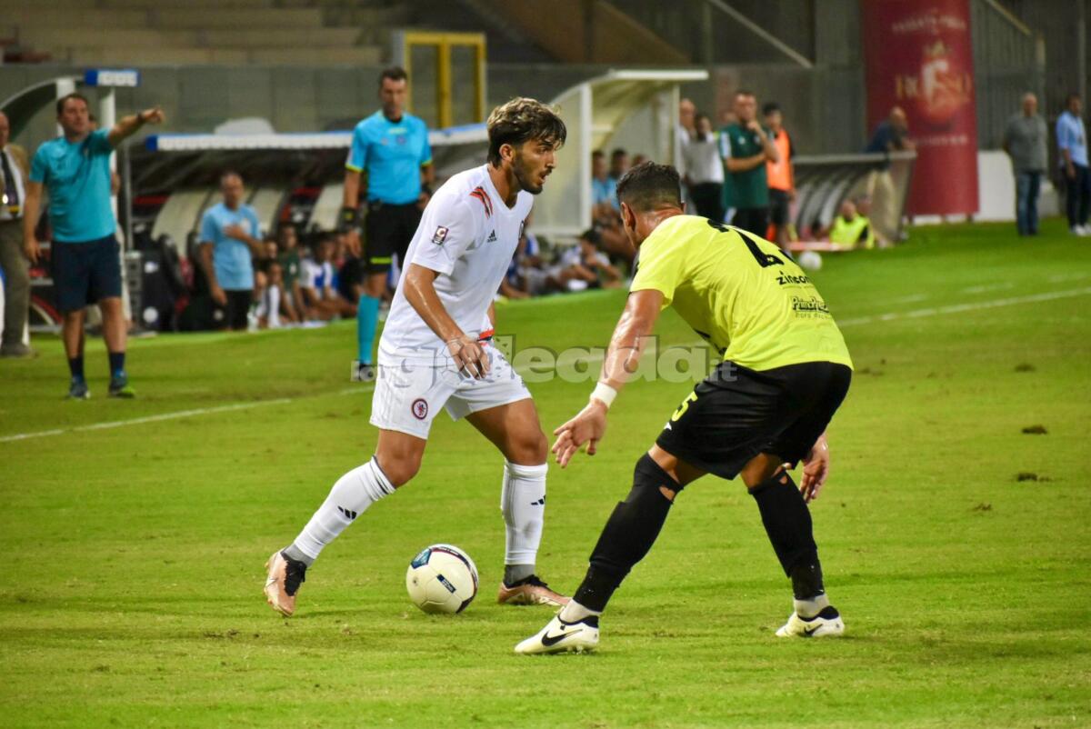 Foggia, chi scenderà in campo contro il Monopoli? - Immagine in evidenza: uno scatto di Foggia-Monopoli (Coppa Italia Serie C 2024/25) - crediti: foto di Luigia Spinelli/lagoleada.it (RIPRODUZIONE VIETATA)