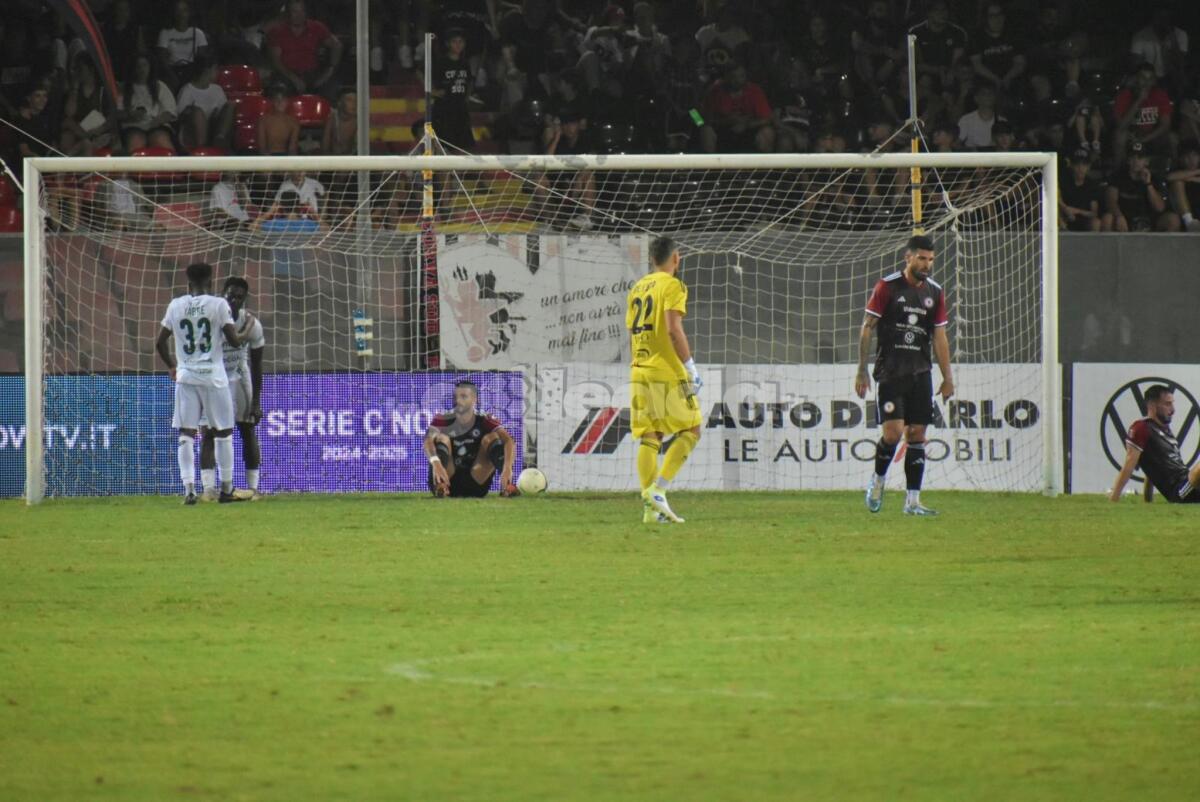 Monopoli, Bruschi: "Il Foggia era partito forte. Siamo stati compatti" - Immagine in evidenza: uno scatto di Foggia-Monopoli (Serie C - girone C 2024/25) - crediti: foto di Luigia Spinelli/lagoleada.it (RIPRODUZIONE VIETATA)