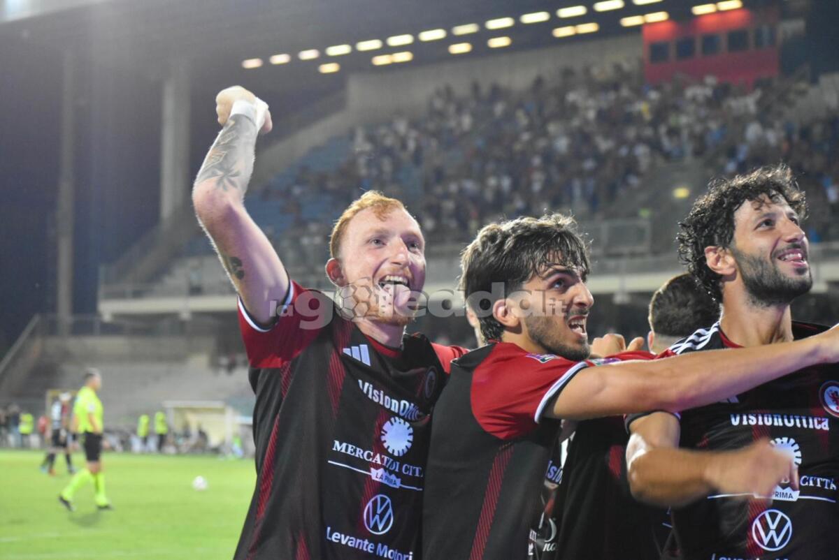 Quali squadre affronterà il Foggia a Settembre? - Immagine in evidenza: uno scatto di Foggia-Trapani (Serie C - girone C 2024/25) - crediti: foto di Luigia Spinelli/lagoleada.it (RIPRODUZIONE VIETATA)