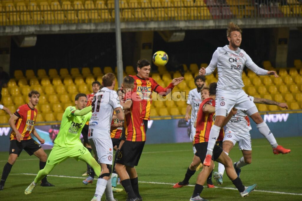 Immagine in evidenza: uno scatto di Benevento-Foggia (Serie C - girone C 2023/24) - crediti: foto di Luigia Spinelli (RIPRODUZIONE VIETATA)
