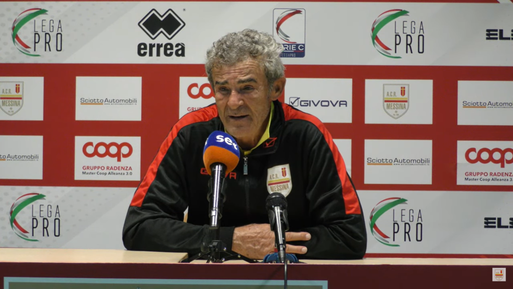 Immagine in evidenza: mister Gaetano Auteri - crediti foto: canale ufficiale YouTube ACR Messina (frame da video)
