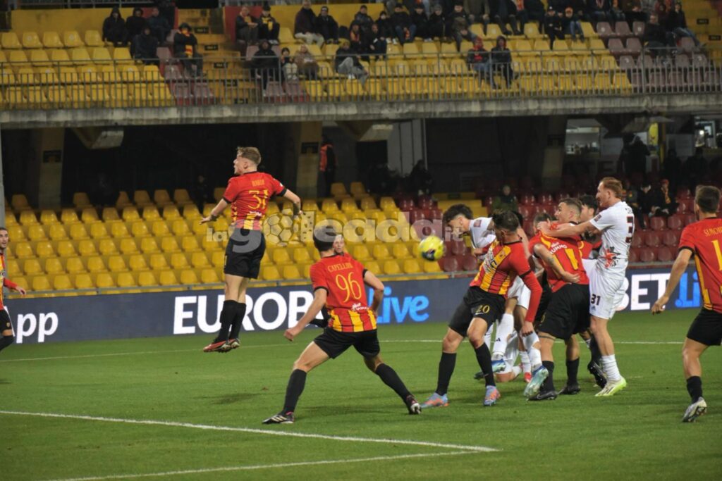 Immagine in evidenza: uno scatto di Benevento-Foggia (Serie C - girone C 2023/24) - crediti: foto di Luigia Spinelli (RIPRODUZIONE VIETATA)