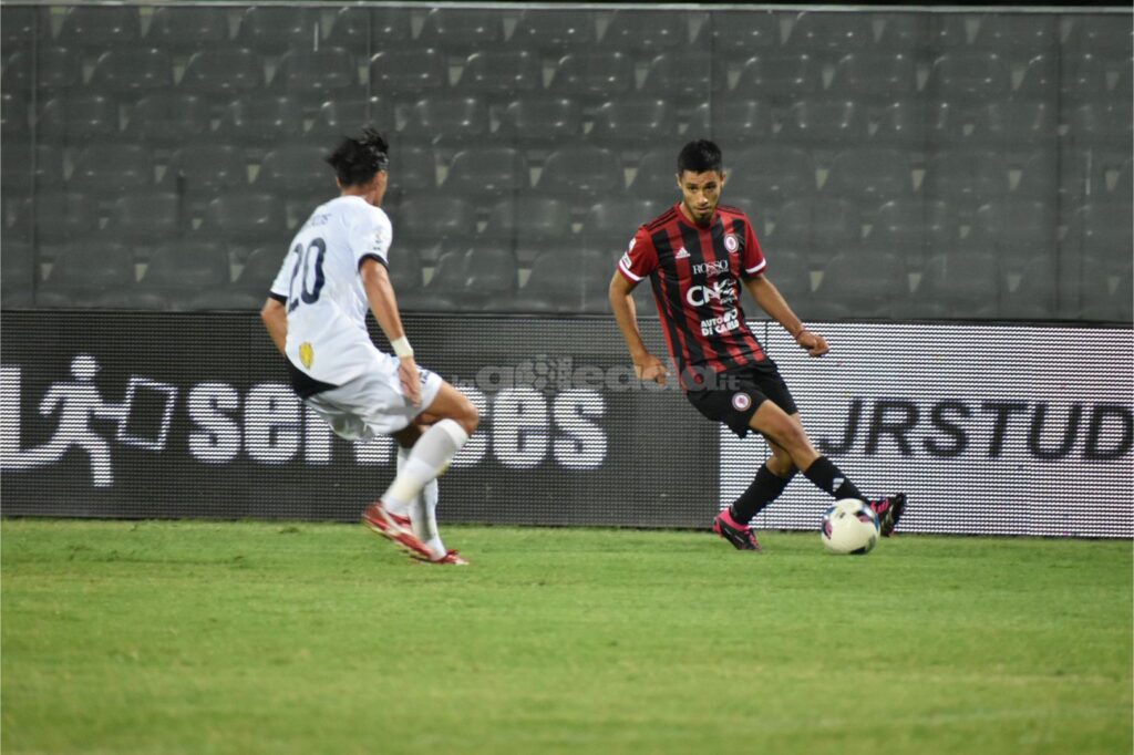 Immagine in evidenza: uno scatto di Foggia-Giugliano (Serie C - girone C 2023/24) - crediti: foto di Luigia Spinelli (RIPRODUZIONE VIETATA)