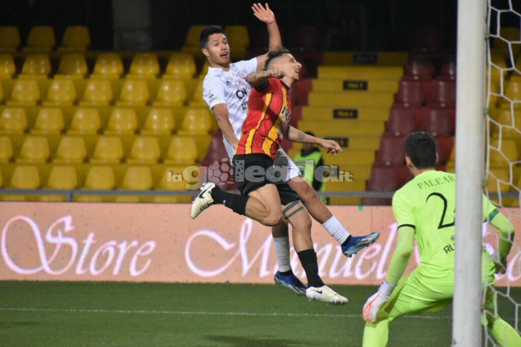 Immagine in evidenza: uno scatto di Benevento-Foggia (Serie C - girone C 2023/24) - crediti: foto di Luigia Spinelli (RIPRODUZIONE VIETATA)