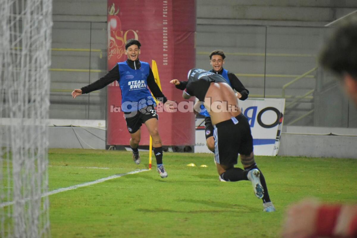 Il Foggia respira: Taranto steso grazie a Emmausso e Salines - Immagine in evidenza: uno scatto di Foggia-Taranto (Serie C - girone C 2024/25) - crediti: foto di Luigia Spinelli (RIPRODUZIONE VIETATA)