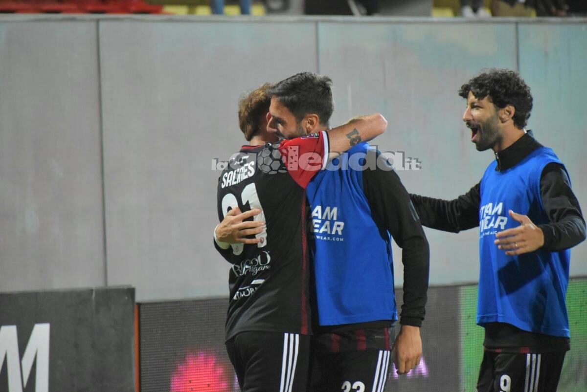 Foggia, riapre lo store: data e ora dell'inaugurazione - Immagine in evidenza: uno scatto di Foggia-Taranto (Serie C - girone C 2024/25) - crediti: foto di Luigia Spinelli (RIPRODUZIONE VIETATA)